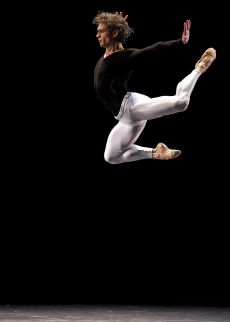 IVAN VASILIEV  O Super Star του χορού στο Μέγαρο Μουσικής Αθηνών 11 & 12 Δεκεμβρίου  